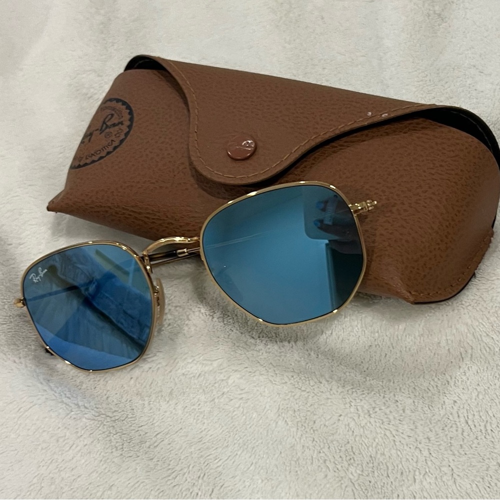 Ray-Ban Aviator Sunglasses Blue Lenses Gold Frames